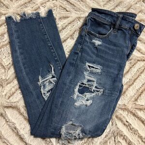 American Eagle Next Level Stretch Sz 4 Ripped (lined) Skinny Jeans Distressed